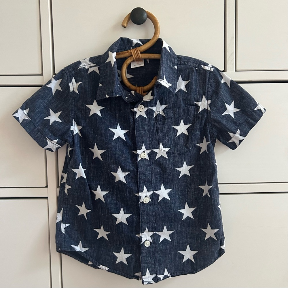 3T Gymboree Navy and white star button-up shirt. Gently used, no flaws.